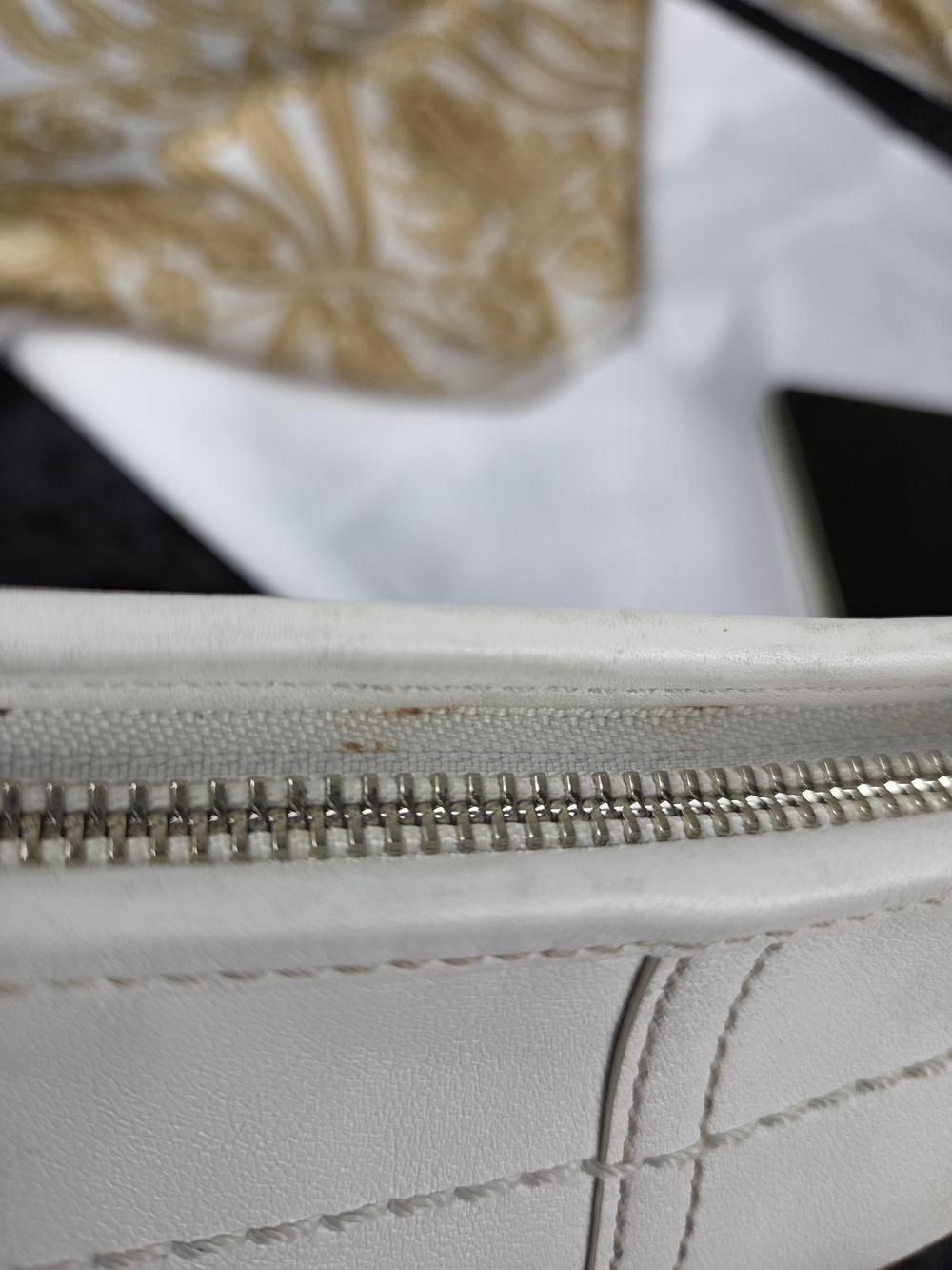 Coach Soho White Leather Hobo Shoulder Bag Buckle Strap Purse A05D-9547 - Picture 11 of 16